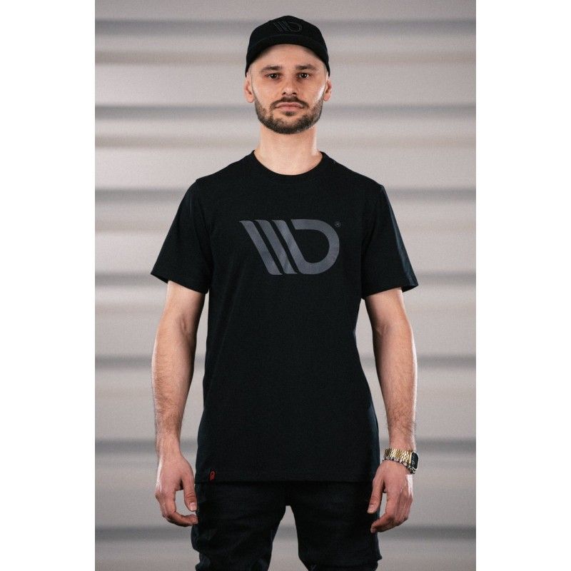 Black T-shirt with gray logo M